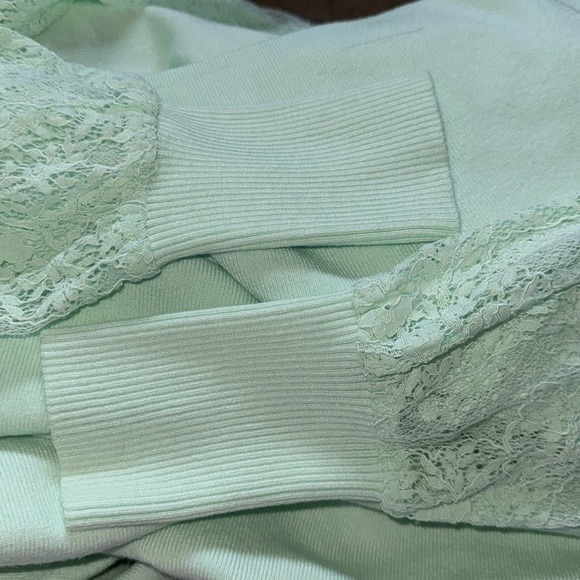 Bebe Women's‎ Lace Detail Sweater Midi Dress - Green -V cleavage V back Sz L - Picture 11 of 11